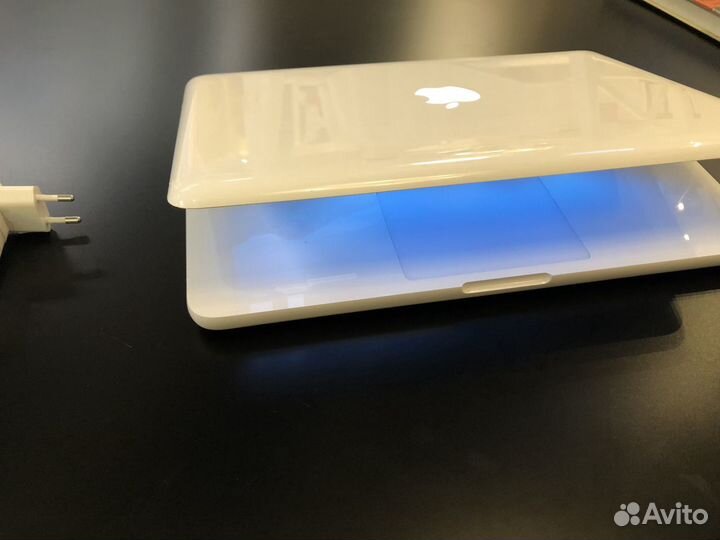MacBook 1342. 3 Гб Озу