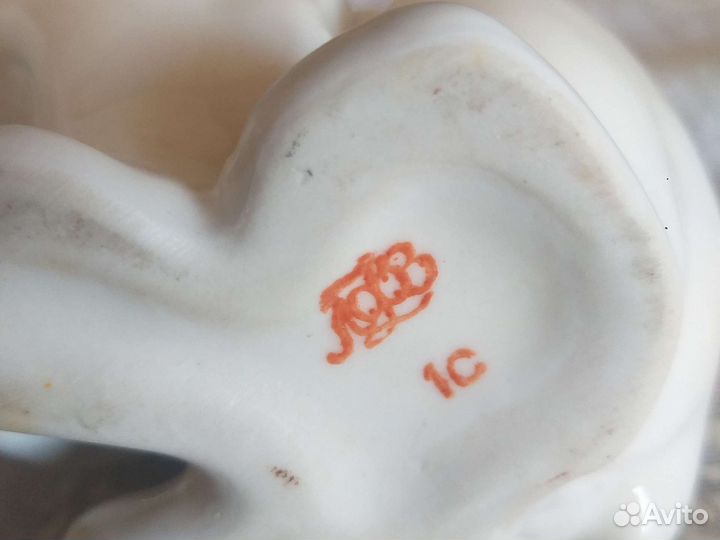 Белый медведь и медвежонок лфз