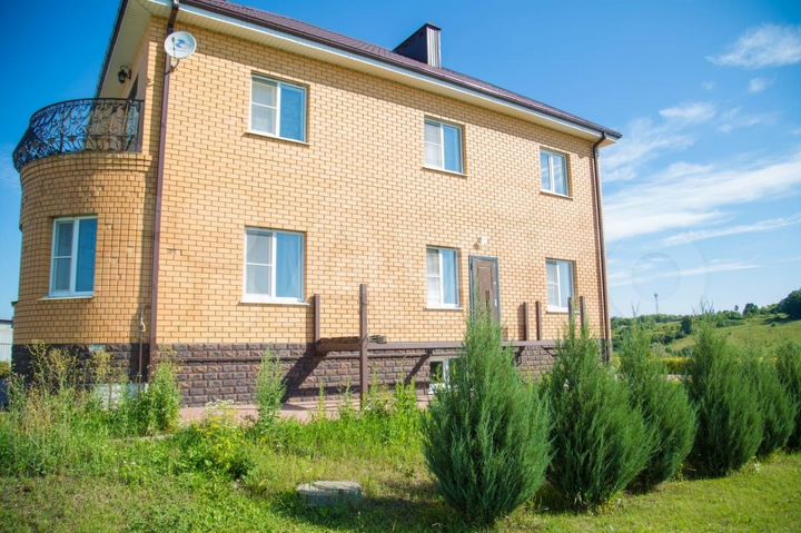 Коттедж 325 м² на участке 63 сот.