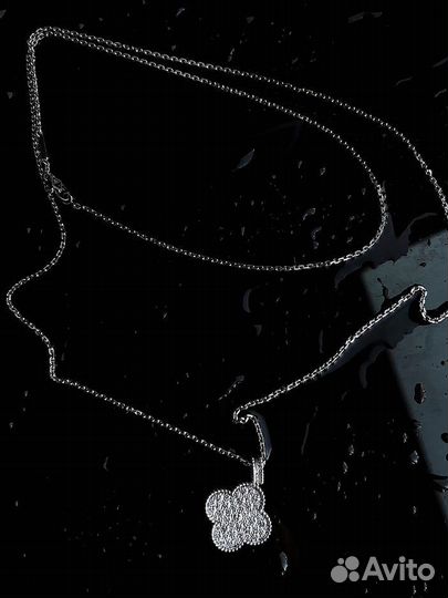 Колье Van Cleef & Arpels Magic Alhambra