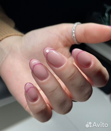Модель на маникюр