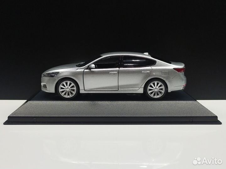 1:43 Kia K7 Silver