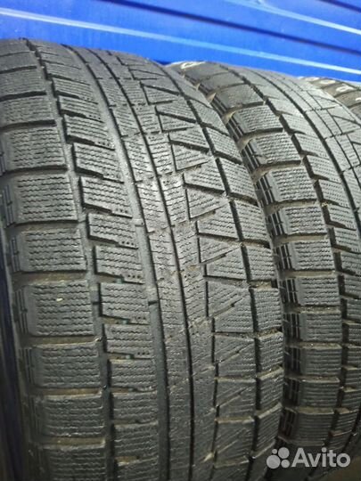 Bridgestone Blizzak Revo GZ 235/55 R17 99S