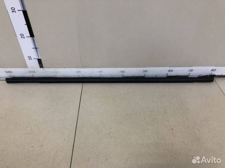 Уплотнитель стекла двери Volkswagen Polo Sed RUS 2