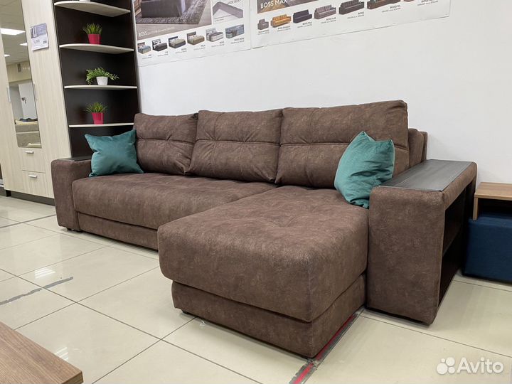 Boss XL + стол пр-кт Победы 166