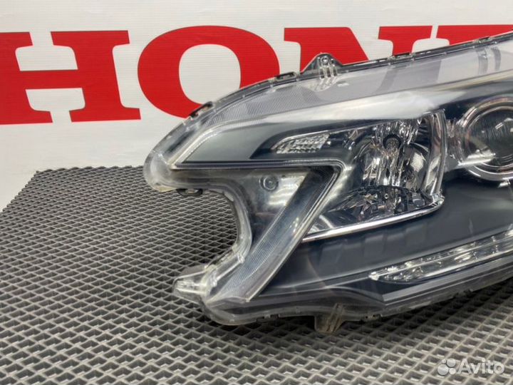 Фара ксеноновая передняя левая Honda Cr-V4 RM