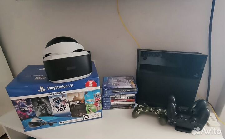 Комплект Ps4 fat 500 gb + VR V2