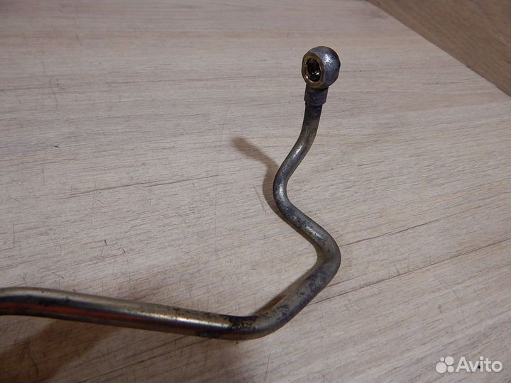 Трубка подачи масла в турбину Opel Zafira A Y20DTH