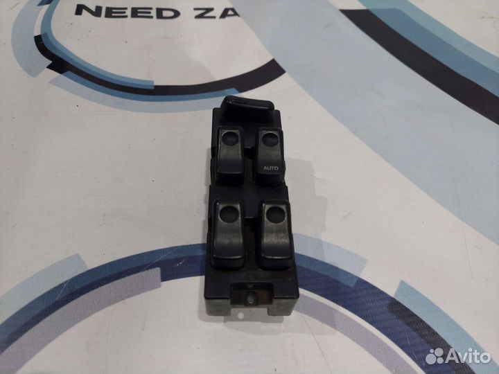 Кнопка управления стеклоподъемника Mazda Demio