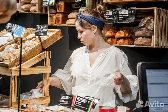 Второй продавец в смену