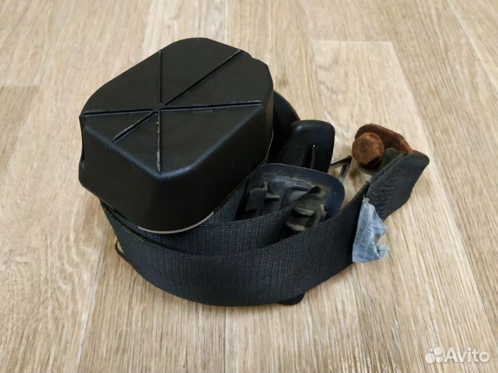 Ремень безопасности задн правый Nissan Primera P11