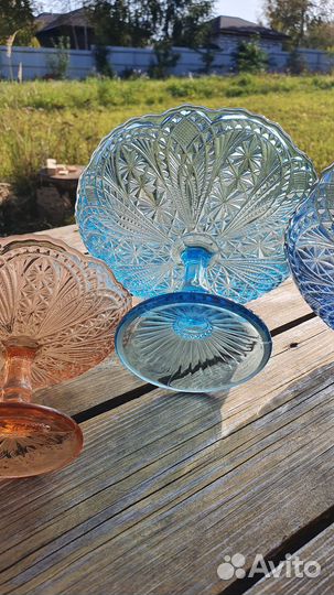 Ваза для фруктов, конфетница цветное стекло