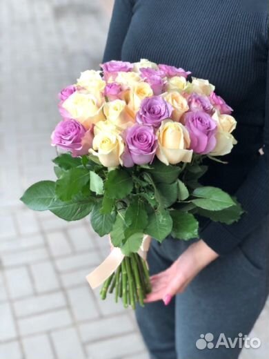 Розы цветы свежие розы букет 25 роз