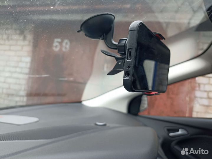 Автомобильный держатель для телефона