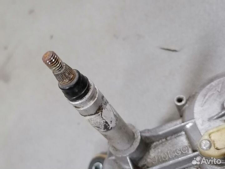 Мотор стеклоочистит.зад.Nissan Bluebird универс