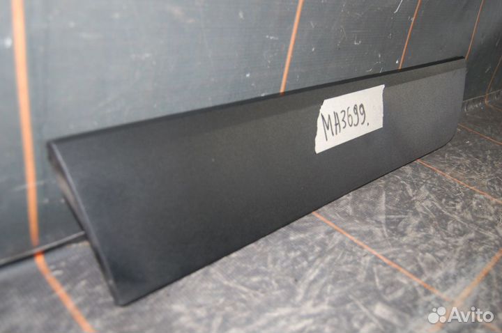 Накладка двери задней левой - Cadillac SRX