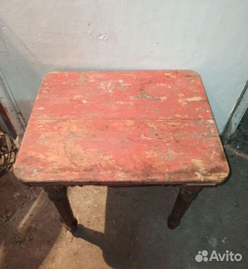 Старинный антикварный столик