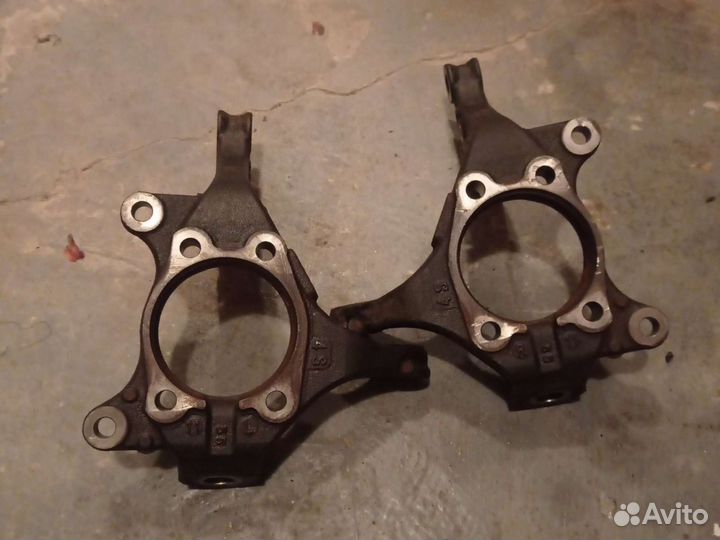 Поворотный кулак toyota rav 4