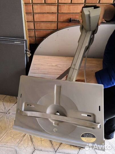 Кронштейн настенный для техники б/у