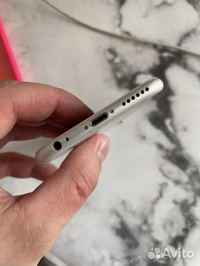 Телефон iPhone 6