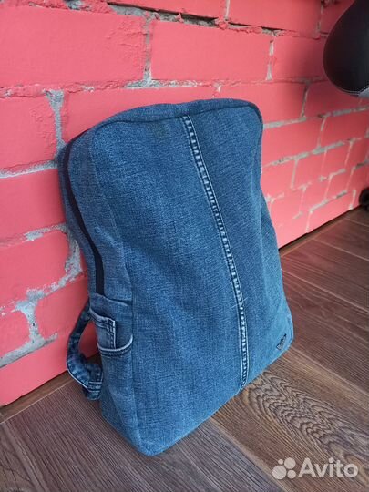 Продам рюкзак новый джинсовый