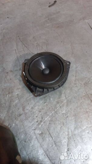 Динамик Toyota Avensis Verso 2001 8616044120
