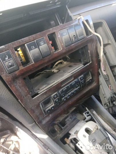 Рамка в торпедо центральная Audi A8 D2 1998