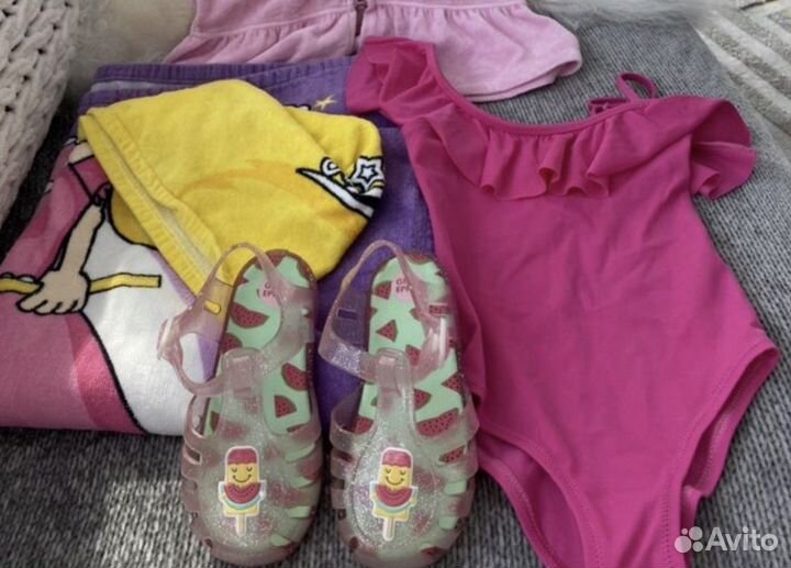 Tommy Hilfiger купальник 7лет