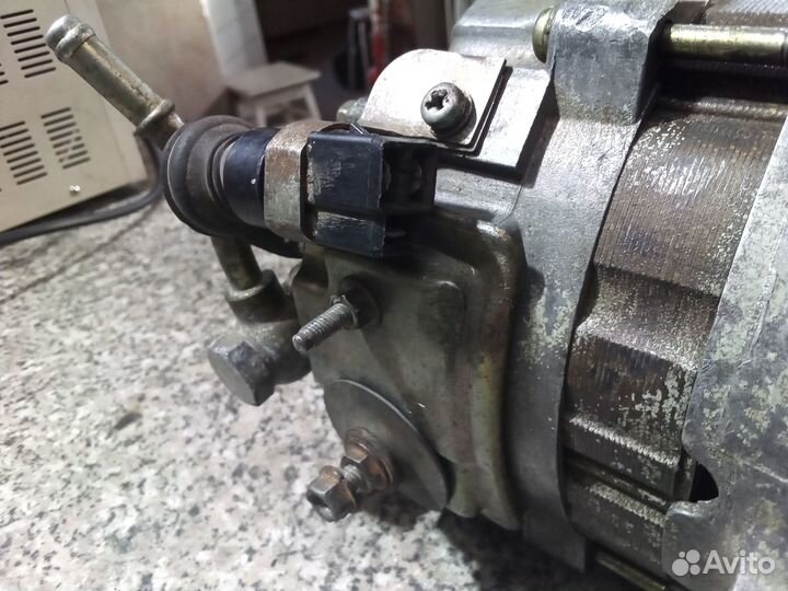 Продам генераторы 12в и 24 В на тойоту