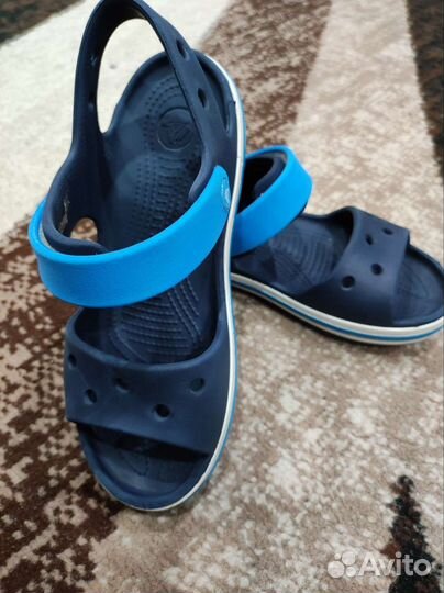 Сандалии crocs