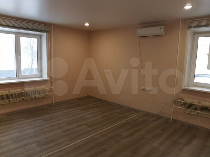 Площади Свободного назначения, 1000 м²