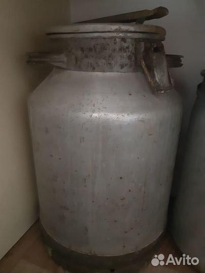 Продам 2 бидона алюминевых 40 литров и 25 литров