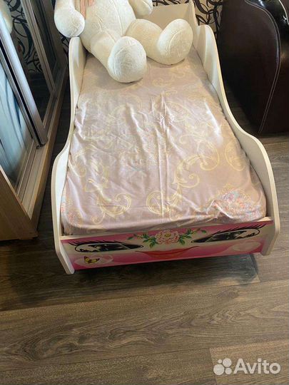 Детская кровать машина с матрасом