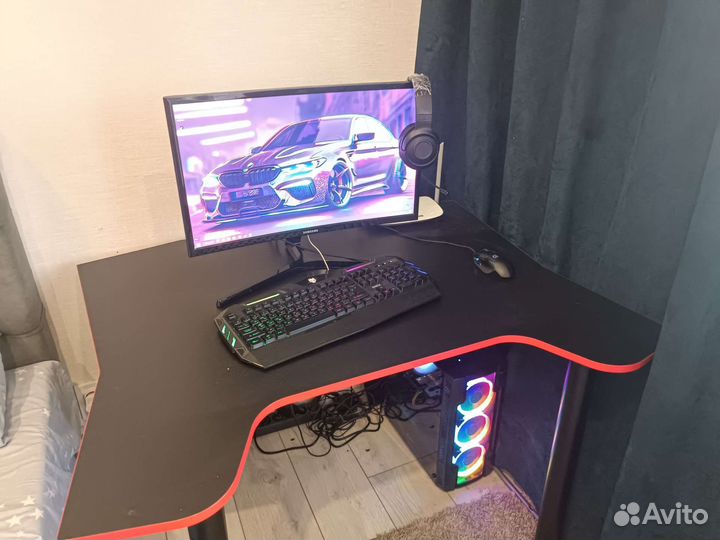 Игровой компьютерный стол
