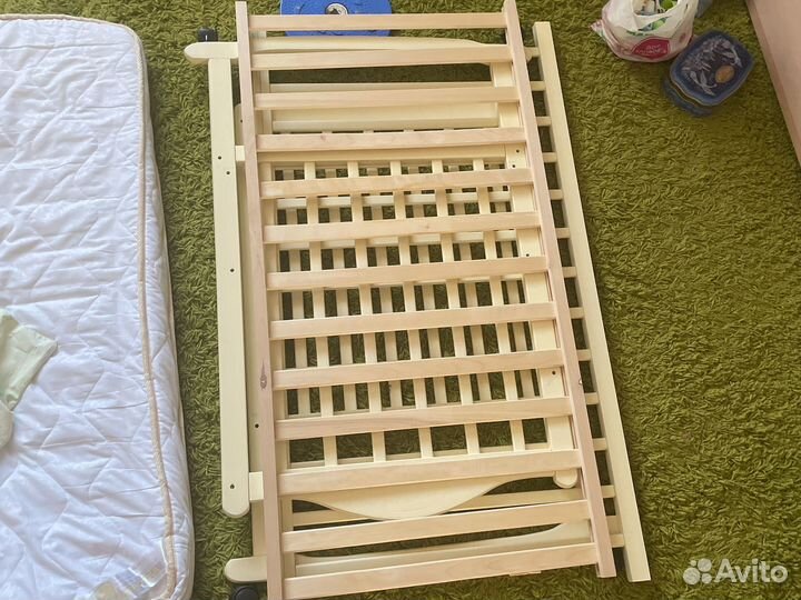 Кроватка из березы колесо-качалка