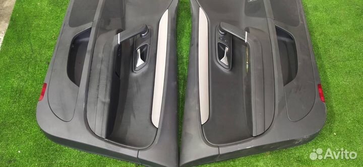 Обшивки дверей пара передние Volkswagen Passat Cc