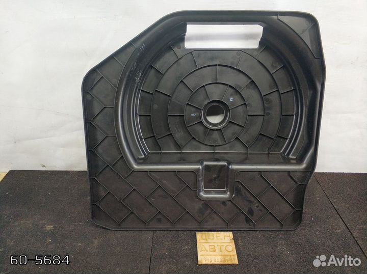 Крышка ниши запасного колеса Audi A4 3.2 cala