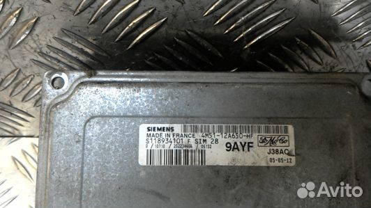 Блок управления двигателем ford focus 2 (93D13PF01