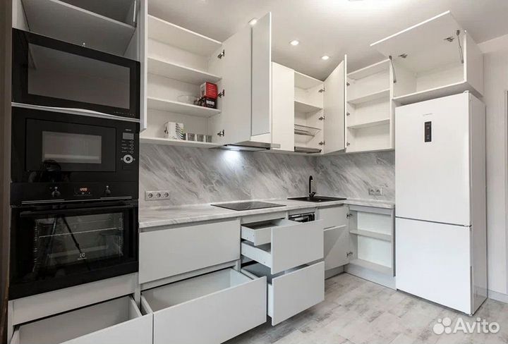 Кухня под потолок на заказ