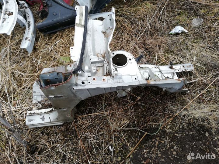 Четверть правая toyota corolla e120 e12