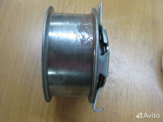 Ролик-натяжитель ремня грм Volkswagen Passat CC (2