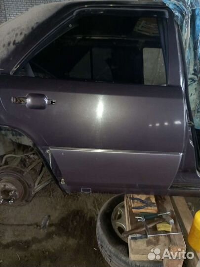 Дверь задняя правая Mercedes w124
