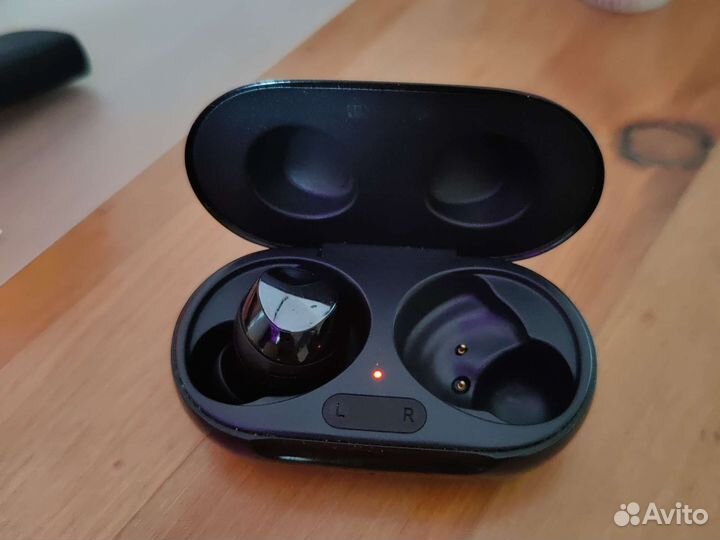 Беспроводные наушники samsung galaxy buds+