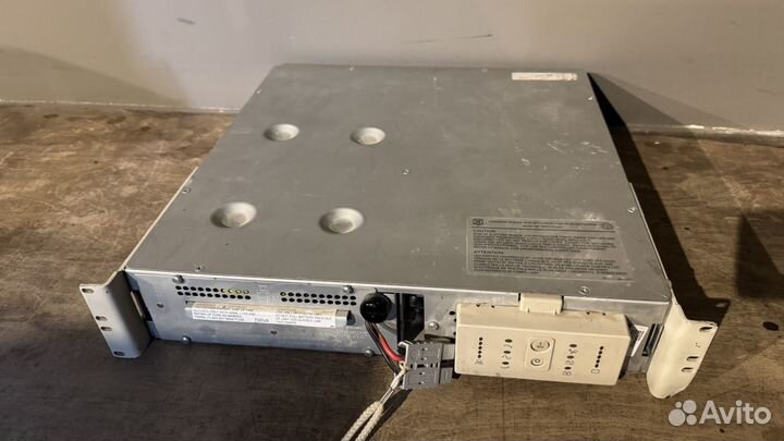 APC Smart-UPS 700VA RM 2U 120V