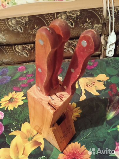 6 ножей и картофелечистка из набора