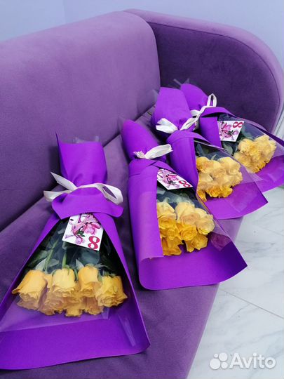 Корпоративные букеты на 8 марта