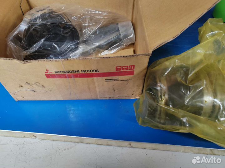 Продам внутренний шруз на L200 с 2006года