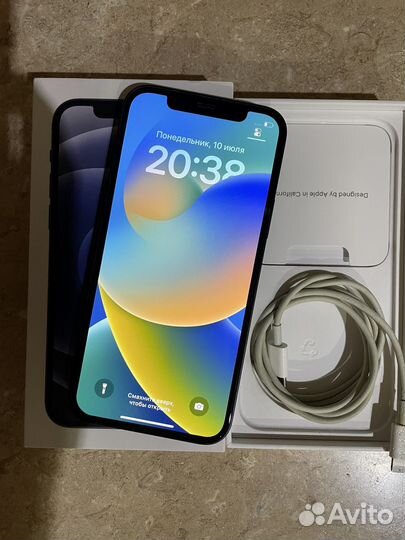 iPhone 12, 64 ГБ