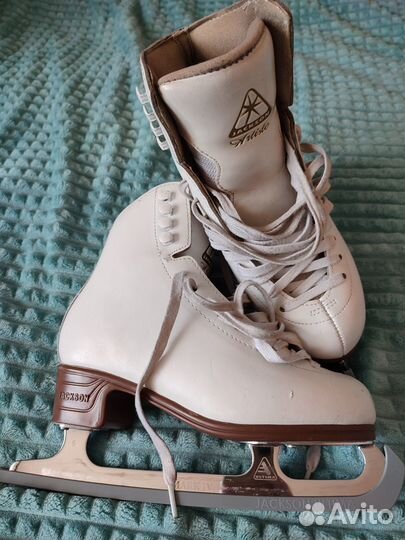 Фигурные коньки jackson