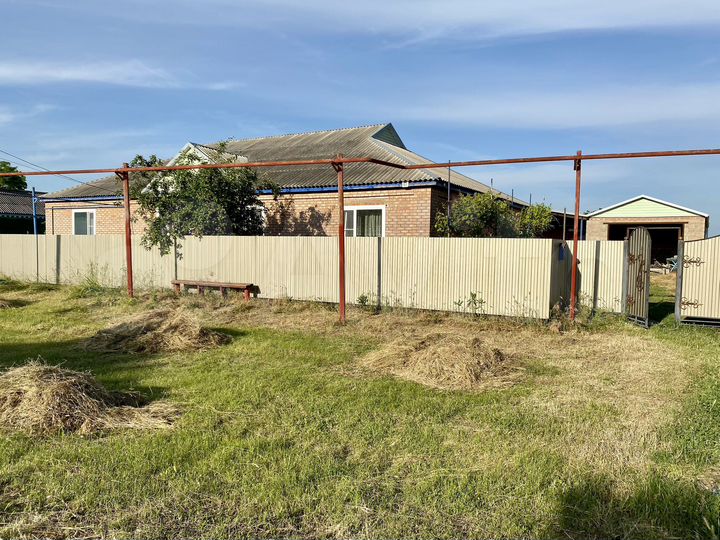 Дом 173,7 м² на участке 6,6 сот.